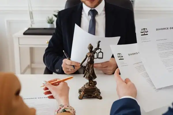 our fees Ramsgate from EH Mediation - image of couple in joint mediation meeting